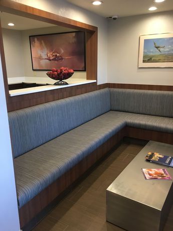 Imagen del bar/restaurante del Hotel Microtel Inn & Suites by Wyndham Richmond Airport. Foto 2