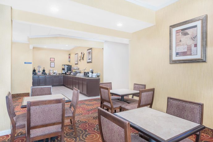 Imagen del bar/restaurante del Hotel Microtel Inn and Suites By Wyndham Aransas Pass/corpus Christi. Foto 3