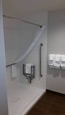 Imagen de la habitación del Hotel Microtel Inn and Suites By Wyndham Bonnyville. Foto 8