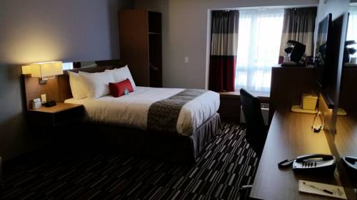 Imagen de la habitación del Hotel Microtel Inn and Suites By Wyndham Bonnyville. Foto 9