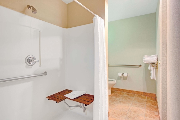 Imagen de la habitación del Hotel Microtel Inn and Suites By Wyndham Burlington. Foto 8