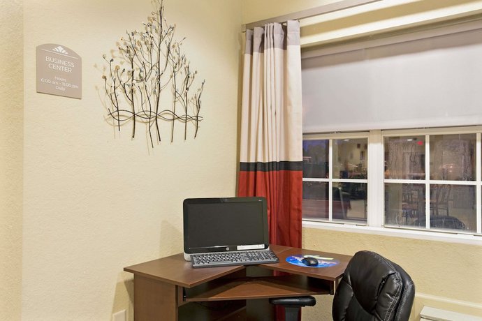 Imagen de los interiores del Hotel Microtel Inn and Suites By Wyndham Bushnell. Foto 13