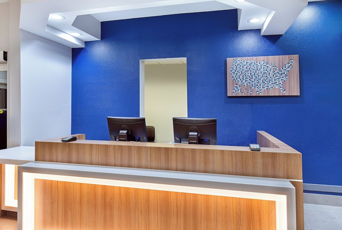 Imagen de los interiores del Hotel Microtel Inn and Suites By Wyndham Columbus North. Foto 16