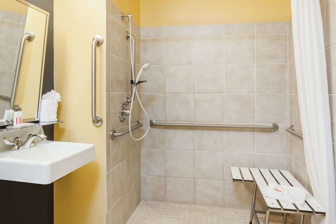 Imagen de la habitación del Hotel Microtel Inn and Suites By Wyndham Dickson City/scranton. Foto 10