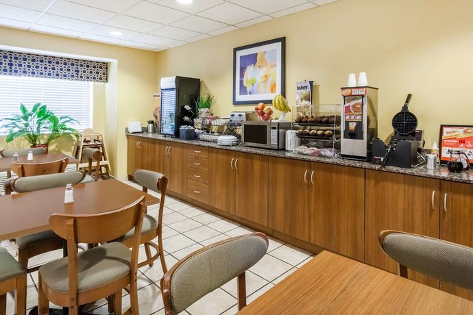Imagen del bar/restaurante del Hotel Microtel Inn and Suites By Wyndham Dickson City/scranton. Foto 2