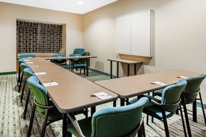 Imagen de los interiores del Hotel Microtel Inn and Suites By Wyndham Dickson City/scranton. Foto 15