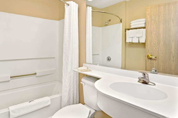 Imagen de la habitación del Hotel Microtel Inn and Suites By Wyndham Florence/cincinnati Airport. Foto 11
