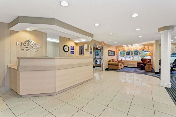 Imagen del bar/restaurante del Hotel Microtel Inn and Suites By Wyndham Florence/cincinnati Airport. Foto 2