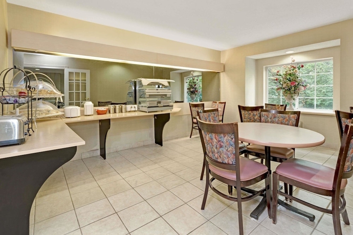 Imagen del bar/restaurante del Hotel Microtel Inn and Suites By Wyndham Florence/cincinnati Airport. Foto 6