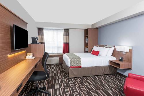 Imagen de la habitación del Hotel Microtel Inn and Suites By Wyndham Fort Mcmurray. Foto 9