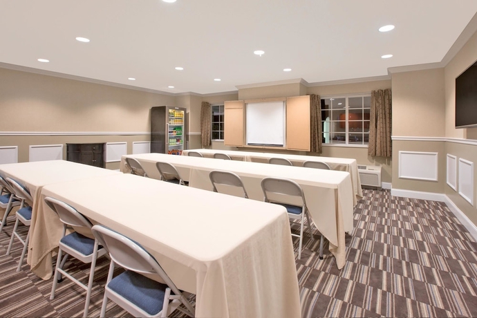 Imagen de los interiores del Hotel Microtel Inn and Suites By Wyndham Gardendale. Foto 15