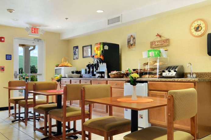 Imagen del bar/restaurante del Hotel Microtel Inn and Suites By Wyndham Huntsville. Foto 2