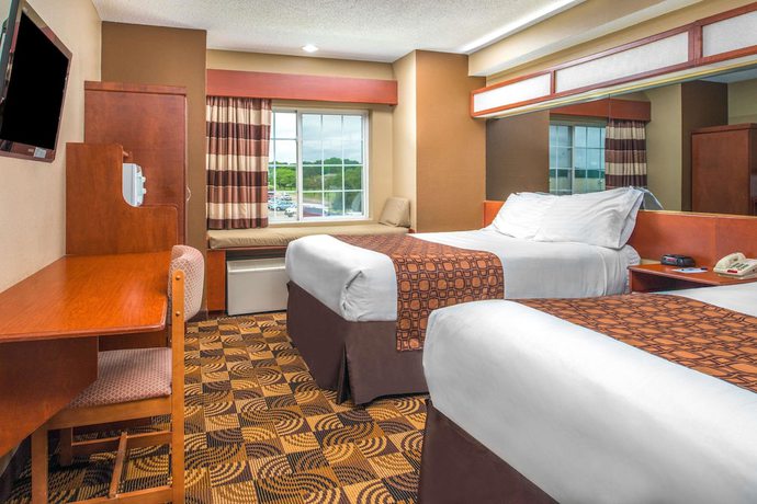 Imagen de la habitación del Hotel Microtel Inn and Suites By Wyndham Lincoln. Foto 10