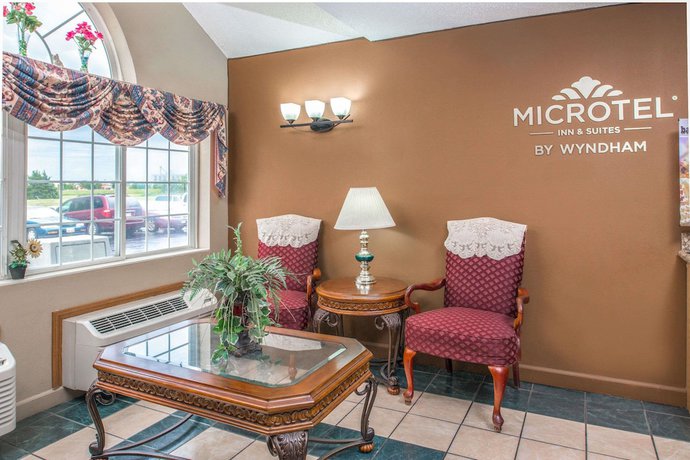 Imagen de los interiores del Hotel Microtel Inn and Suites By Wyndham Lincoln. Foto 11