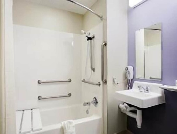Imagen de la habitación del Hotel Microtel Inn and Suites By Wyndham Manchester. Foto 4