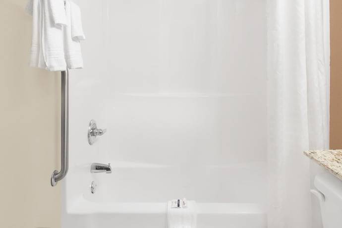 Imagen de la habitación del Hotel Microtel Inn and Suites By Wyndham Manchester. Foto 17