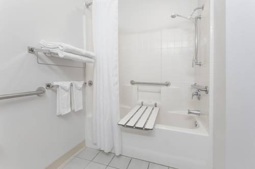 Imagen de la habitación del Hotel Microtel Inn and Suites By Wyndham Modesto Ceres. Foto 6