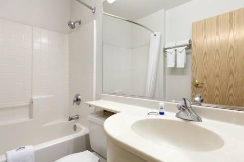 Imagen de la habitación del Hotel Microtel Inn and Suites By Wyndham Modesto Ceres. Foto 11