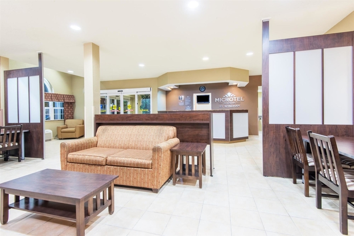 Imagen de los interiores del Hotel Microtel Inn and Suites By Wyndham Montgomery. Foto 15