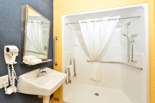 Imagen de la habitación del Hotel Microtel Inn and Suites By Wyndham New Braunfels. Foto 2