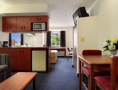 Imagen de la habitación del Hotel Microtel Inn and Suites By Wyndham Norcross. Foto 9