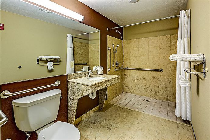 Imagen de la habitación del Hotel Microtel Inn and Suites By Wyndham North Canton. Foto 13