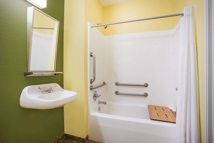 Imagen de la habitación del Hotel Microtel Inn and Suites By Wyndham Opelika. Foto 11