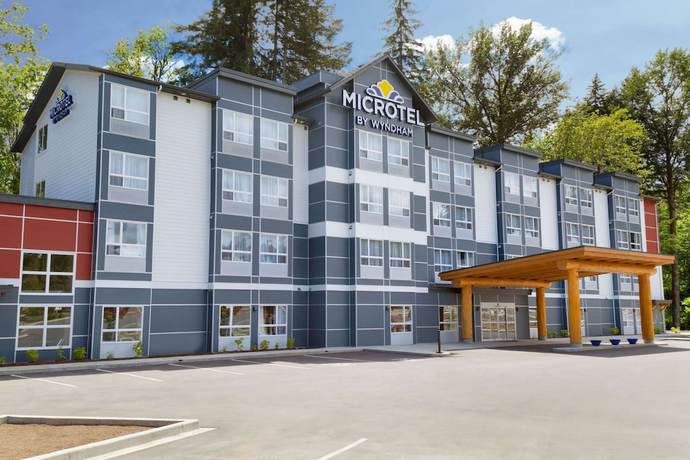 Imagen general del Hotel Microtel Inn and Suites By Wyndham Oyster Bay. Foto 1