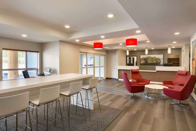Imagen de los interiores del Hotel Microtel Inn and Suites By Wyndham Oyster Bay. Foto 17