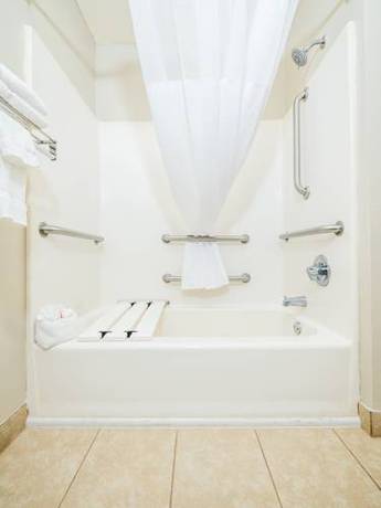 Imagen de la habitación del Hotel Microtel Inn and Suites By Wyndham Palm Coast I-95. Foto 15