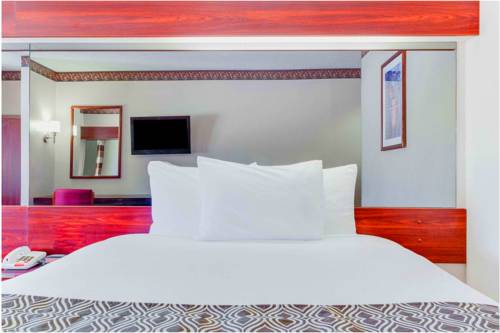 Imagen de la habitación del Hotel Microtel Inn and Suites By Wyndham Pooler/savannah. Foto 8