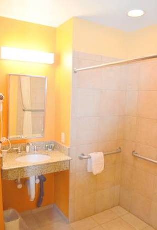 Imagen de la habitación del Hotel Microtel Inn and Suites By Wyndham Rawlins. Foto 12