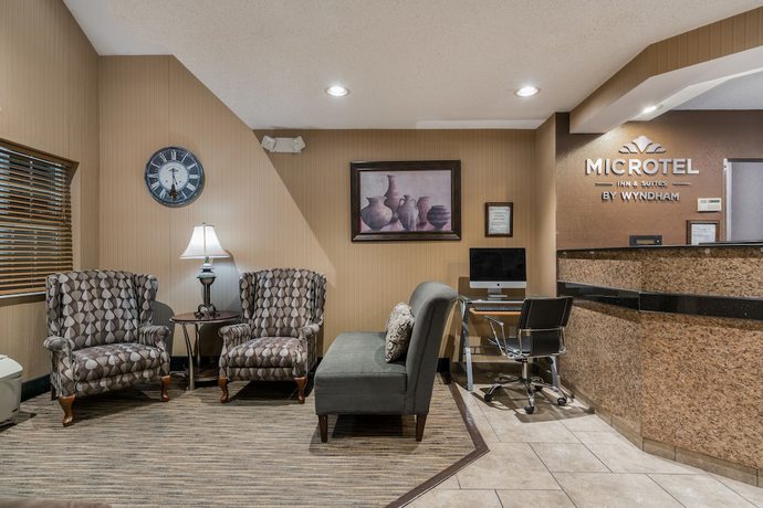 Imagen de los interiores del Hotel Microtel Inn and Suites By Wyndham Rochester North Mayo Clinic. Foto 16