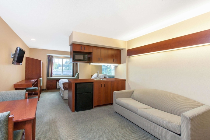 Imagen de la habitación del Hotel Microtel Inn and Suites By Wyndham Rogers. Foto 13