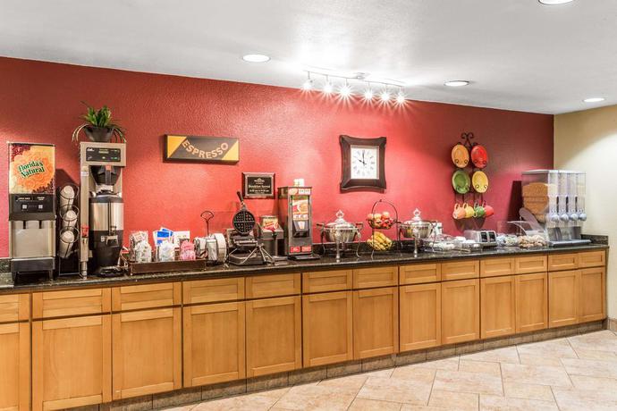 Imagen de los interiores del Hotel Microtel Inn and Suites By Wyndham Salt Lake City Airport. Foto 8