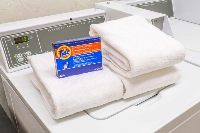 Imagen de los interiores del Hotel Microtel Inn and Suites By Wyndham Salt Lake City Airport. Foto 9