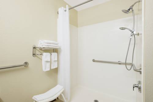 Imagen de la habitación del Hotel Microtel Inn and Suites By Wyndham Seneca Falls. Foto 2