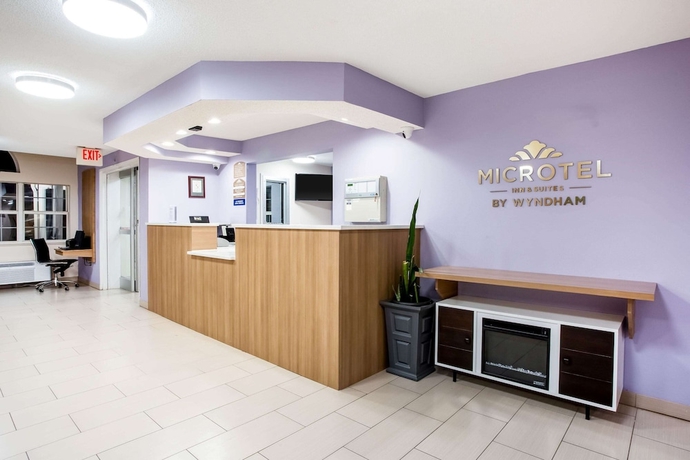 Imagen de los interiores del Hotel Microtel Inn and Suites By Wyndham Southern Pines / Pinehurst. Foto 17