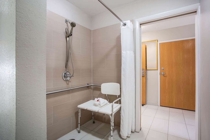Imagen de la habitación del Hotel Microtel Inn and Suites By Wyndham Southern Pines / Pinehurst. Foto 11