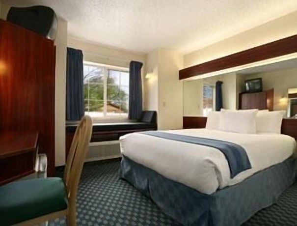 Imagen de la habitación del Hotel Microtel Inn and Suites By Wyndham Tulsa/catoosa Route 66. Foto 5