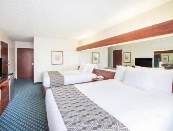 Imagen de la habitación del Hotel Microtel Inn and Suites By Wyndham Tulsa/catoosa Route 66. Foto 12