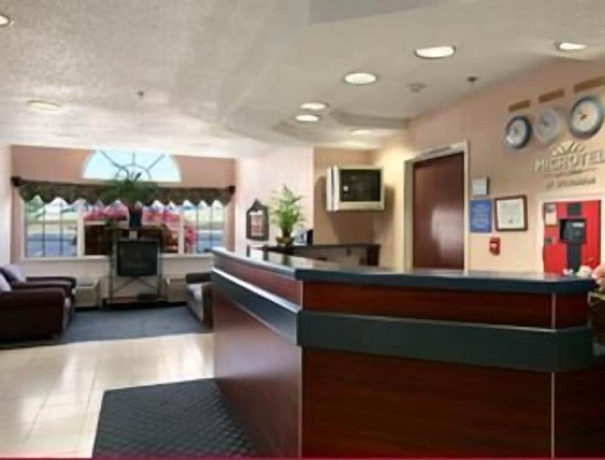 Imagen de los interiores del Hotel Microtel Inn and Suites By Wyndham Tulsa/catoosa Route 66. Foto 19