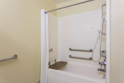 Imagen de la habitación del Hotel Microtel Inn and Suites By Wyndham Tuscaloosa East. Foto 7