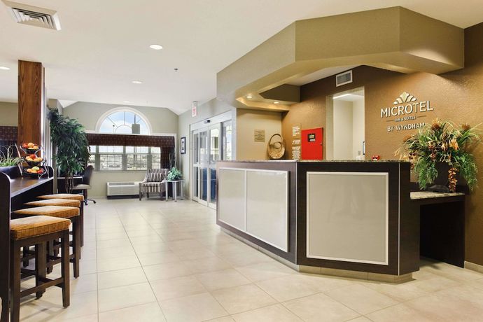 Imagen de los interiores del Hotel Microtel Inn and Suites By Wyndham Williston. Foto 15