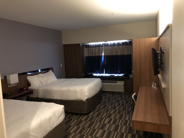 Imagen de la habitación del Hotel Microtel Inn and Suites By Wyndham Windham. Foto 2