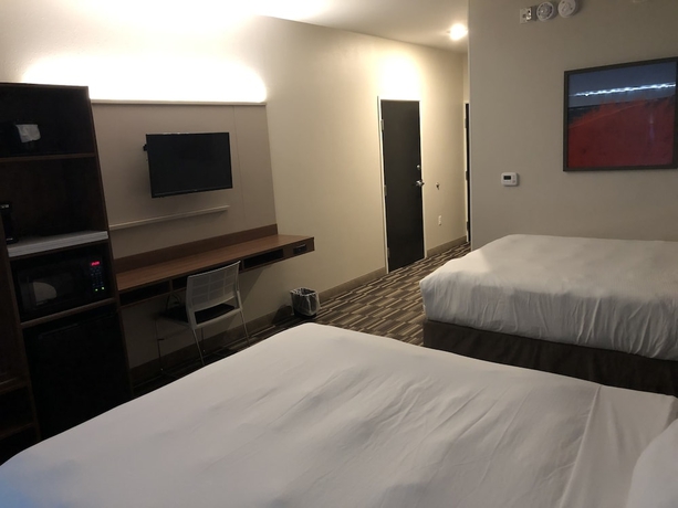 Imagen de la habitación del Hotel Microtel Inn and Suites By Wyndham Windham. Foto 3