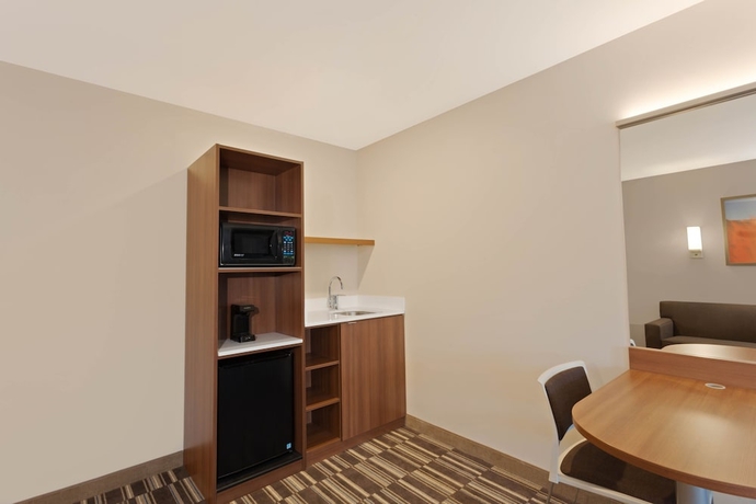 Imagen de la habitación del Hotel Microtel Inn and Suites By Wyndham Windham. Foto 10