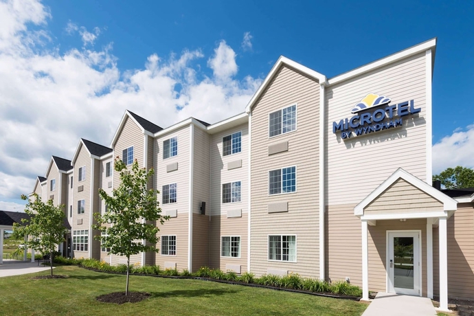 Imagen general del Hotel Microtel Inn and Suites By Wyndham Windham. Foto 1