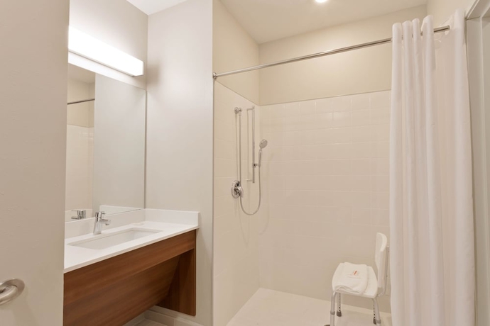 Imagen de la habitación del Hotel Microtel Inn and Suites By Wyndham Windham. Foto 12