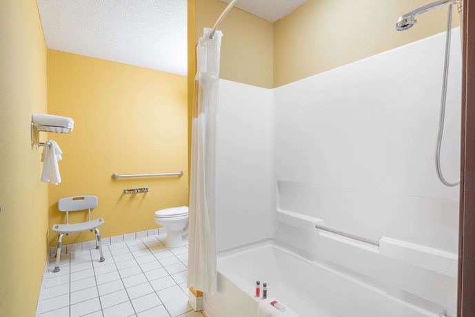 Imagen de la habitación del Hotel Microtel Inn and Suites by Wyndham Dayton/Riverside OH. Foto 4